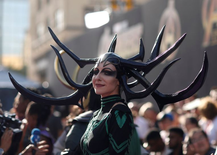 Los Angeles - 23-04-2018. Een fan in kostuum tijdens de première van Avengers: Infinity War. Beeld Reuters