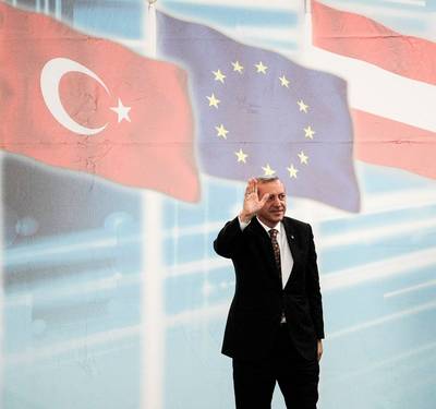 Erdogan wil buiten Turkije op campagne in hal voor minstens 10.000 mensen