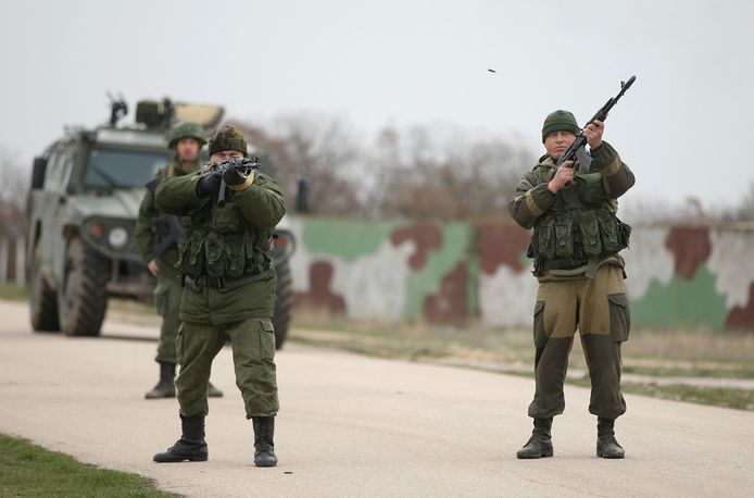 Image d'archive: des soldats russes en Crimée, en 2014.