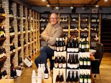 De winkelstraat staat leeg, maar het ‘wijnwalhalla’ van Frank blijft al 70 jaar overeind