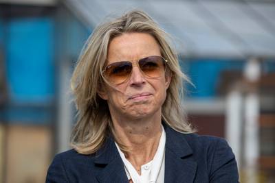 AIVD eist van journalist dat het staatsgeheimen schrapt uit boek, maar doet nog geen aangifte