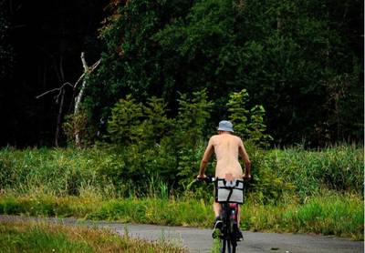 “Pallieter is terug”: man fietst naakt langs kanaal