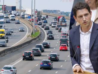 “Auto is melkkoe van de overheid”: zoveel duurder wordt het vanaf 1 juli om met de auto te rijden 