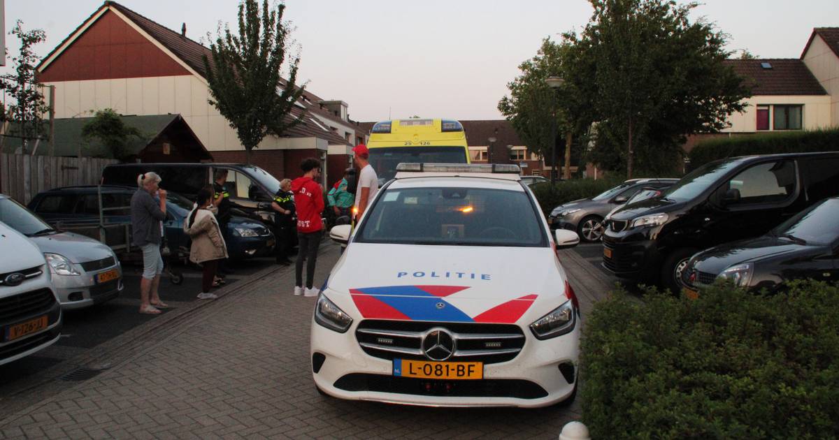 Meisje ernstig gewond na fietsongeluk in woonwijk Lelystad.