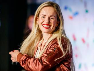 Na de hoeden: ex-K3'tje Josje Huisman ontwerpt eigen handtassencollectie