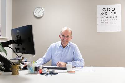 Huisarts Sjef de Vocht zwaait af; ‘Van bijna iedereen die na 1900 in Leende is geboren weet ik wel i