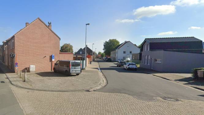 Fietser aangereden in Donkerstraat