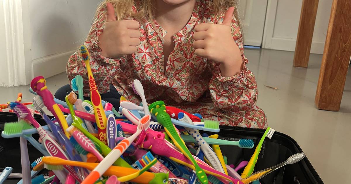 Sarah (6) stapt in de voetsporen van haar oudere broers en gaat tandenpoetsles geven in Gambia