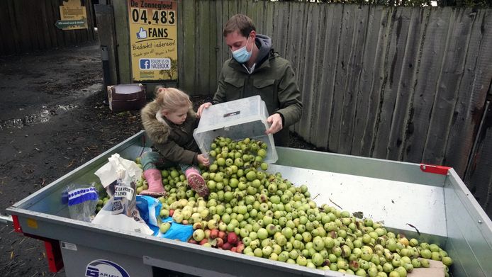 Dierenopvangcentrum De Zonnegloed in Vleteren is op zoek naar vrijwilligers om op regelmatige basis groenten en fruit op te halen voor de dieren.