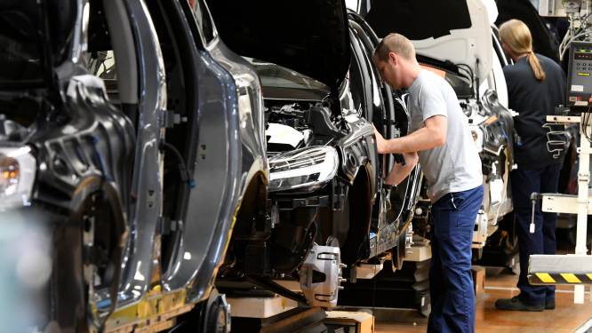 Chiptekorten en oorlog in Oekraïne drukken Europese autoverkoop