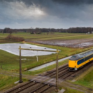 Aantal gevaarlijke onbewaakte spoorwegovergangen in Nederland sterk
verminderd