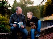 Barrel uit Apeldoorn legt avonturen samengesteld gezin vast in bundel ‘Omdat ik het zeg!’