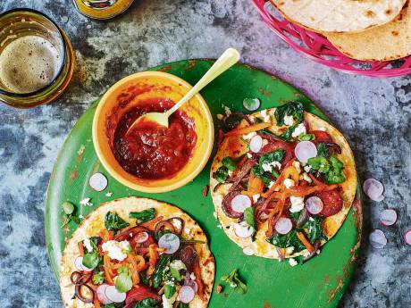 Taco’s met spinazie, chorizo en aardappel