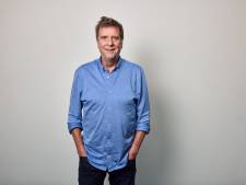 Daar had bloemenpaus zomaar even een knuffel van de paus te pakken