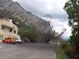 Modderstroom sleurt wagens mee in Zwitserse Alpen: grote zoekactie naar twee vermisten