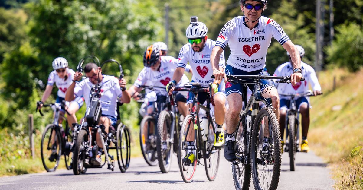 RAPPORT.  On fait du vélo avec des victimes de la terreur qui apprivoisent le lourd Tourcol : “C’est la solidarité à grande hauteur” |  Intérieur