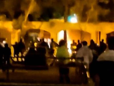 “Betogers Iran steken woning van voormalige ayatollah Khomeini in brand”
