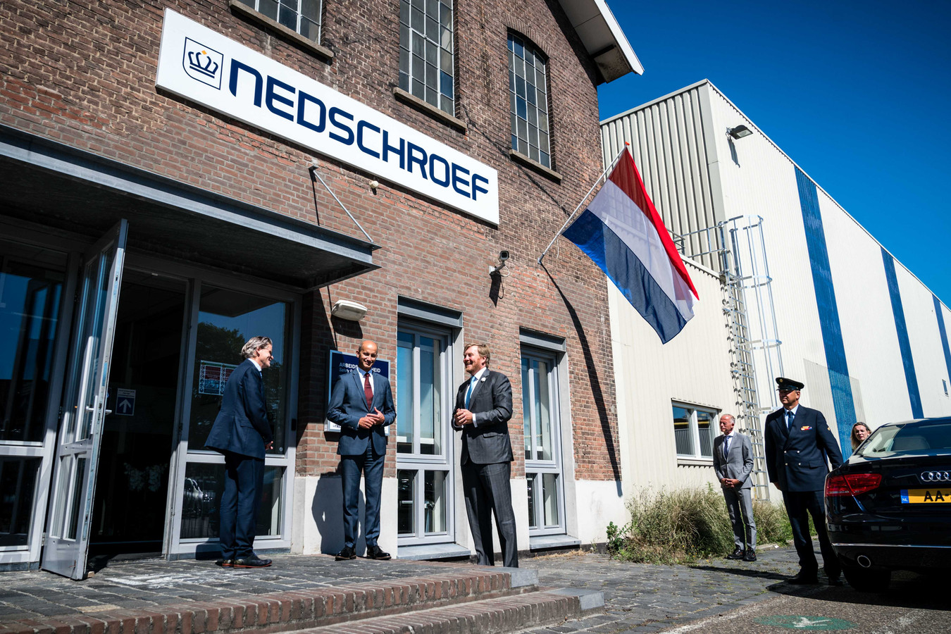 De koning van Nederland bezoekt Nedschroef, Nederlands bedrijf met een van de succesvolste Chinese overnames