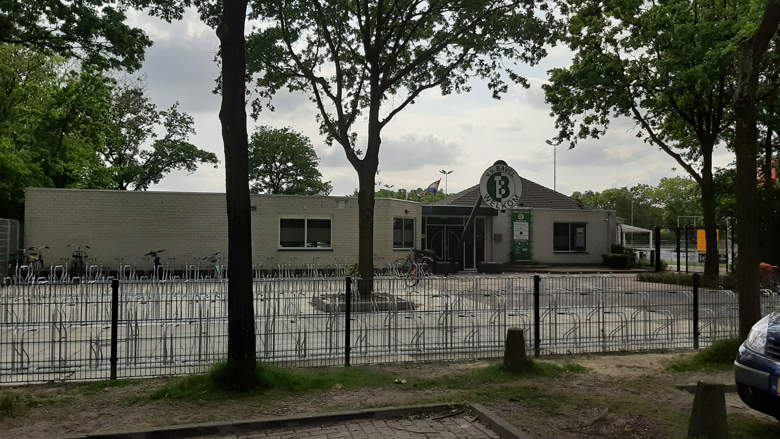 Dertig jaar oude huiskamer van VV Bavel krijgt metamorfose: ‘Vertrouwde ...