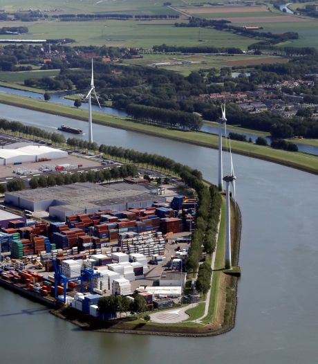 Windmolenplannen bij Spijkenisse, Hellevoetsluis en Oostvoorne plots onzeker