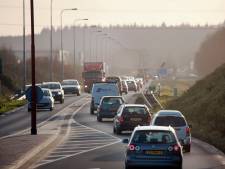 Dat wordt omrijden: deel Rondweg-Oost in Veenendaal ruim een week dicht voor nieuw asfalt