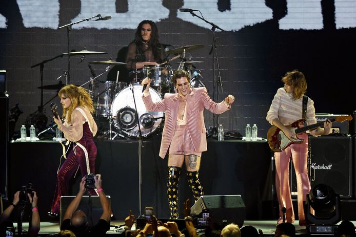 De lede van Måneskin in actie.