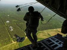 Parachutesprong mariniers gaat mis in België: twee militairen gewond