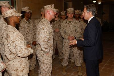 Amerikaanse minister Blinken brengt verrassingsbezoek aan Irak