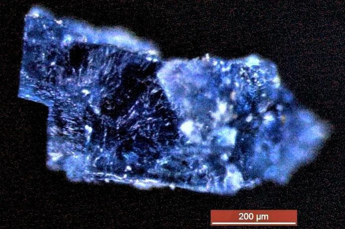 Een zoutkristal van de meteoriet die in 1998 in Marokko landde.