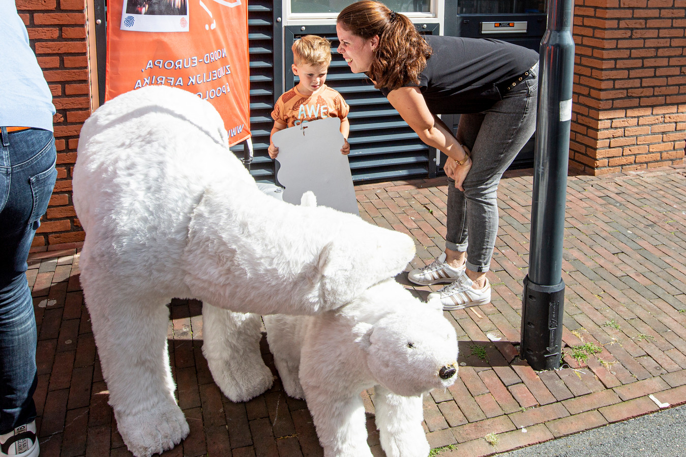 Drukke Wiezo maakt van Wierden springlevend dorp ‘Het is toch een soort reünie’ Foto