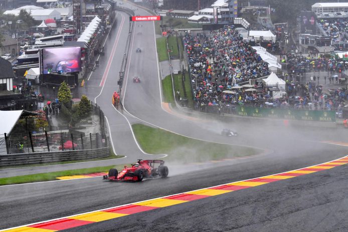 La pluie  a empêché le Grand Prix de Belgique d'aller à son terme, dimanche après-midi.