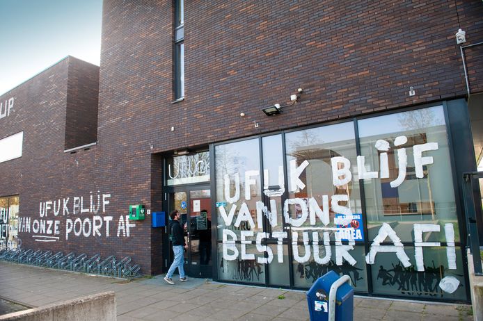 Eerder acties tegen dreigende sluiting van de Poort.