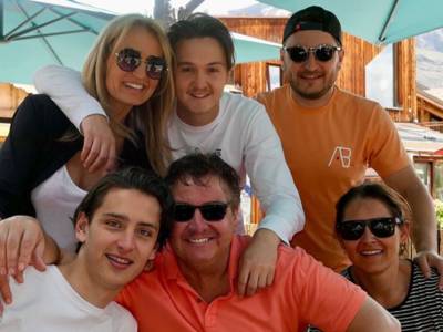 René Froger met familie Alpe d'Huez op: ‘Zo ongelooflijk trots op mijn zooitje’