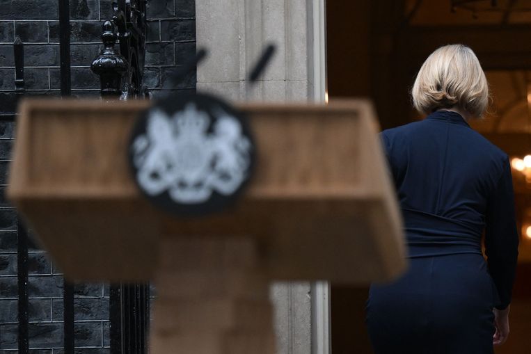 De Britse premier Liz Truss kondigde vandaag haar ontslag als premier van het Verenigd Koninkrijk. Beeld AFP