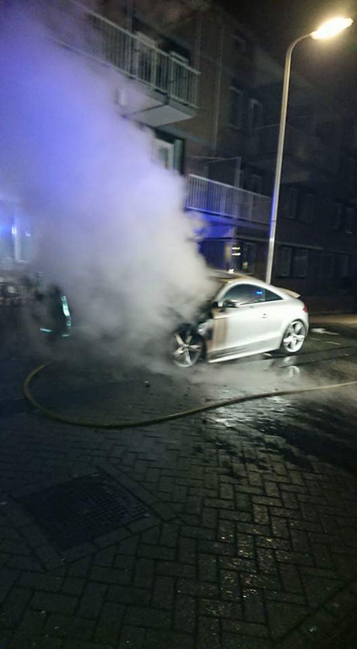 De Audi TTS van Michel van der Steen brandde volledig uit.