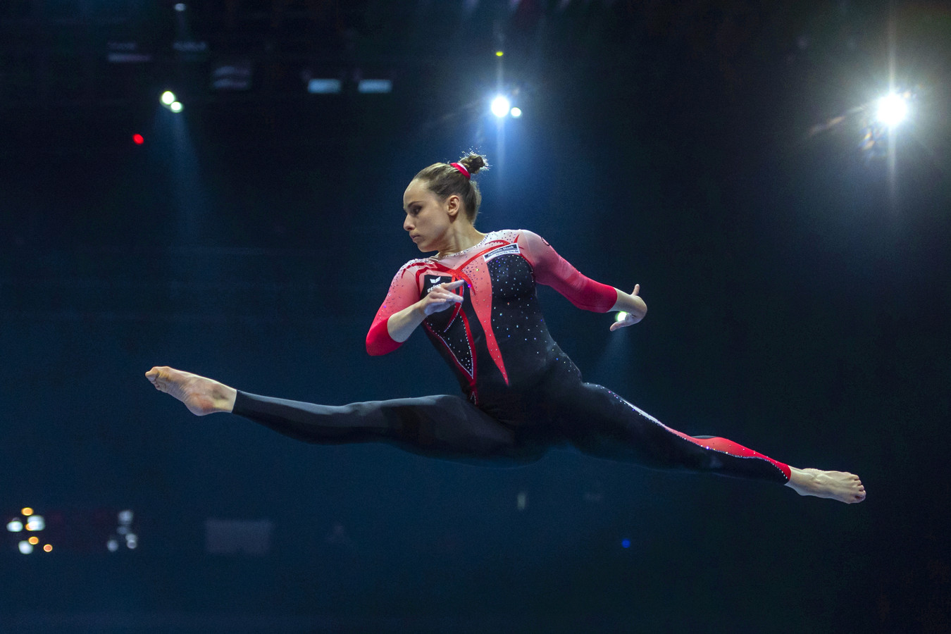 Topsporter Of Lustobject ‘billen En Borsten Vaak Heel Suggestief In Beeld Foto Tubantianl