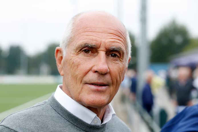 Frans Schuitemaker is vertrokken als coach van FC Breukelen.