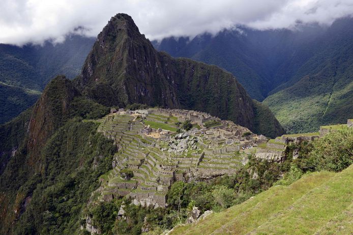 Een luchtfoto van de historische Inca-stad Machu Picchu.