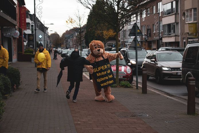 “Het uitzetten van de motor is een kleine moeite voor een gezondere omgeving”