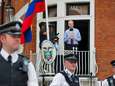 Assange privé de sorties, même pour un enterrement