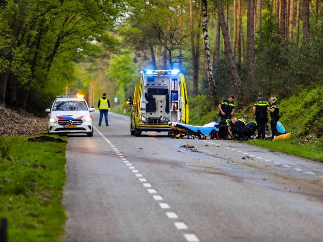 Plots staat er een wild dier op de weg: motorrijder gewond na botsing bij Loenen, zwijn dood