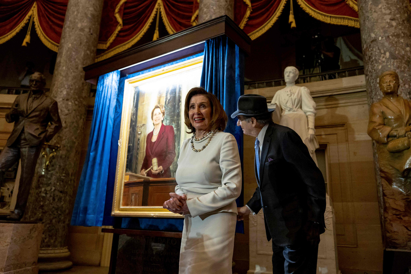 Man die Pelosi probeerde te ontvoeren ‘wilde ook Tom Hanks en zoon Joe
