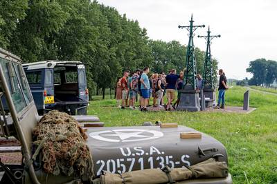 Sporen van het oorlogsfront: de indrukwekkende Battlefield Tour langs de Bergsche Maas