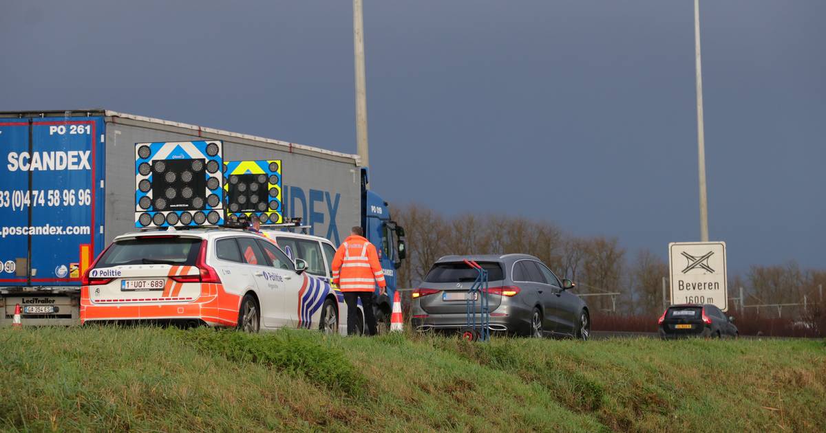 53-Year-Old Woman Found Dead in Car on E34 Near Vrasene in Belgium