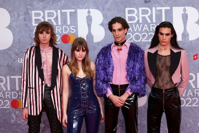 2022-02-08 18:23:52 epa09739448 Maneskin arrive for the 42nd Brit Awards ceremony at The O2 Arena in London, Britain, 08 February 2022. The annual pop music awards are presented by the British Phonographic Industry (BPI).  EPA/VICKIE FLORES