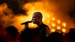 Joris krijgt zaal opnieuw stil met ‘Hallelujah’
