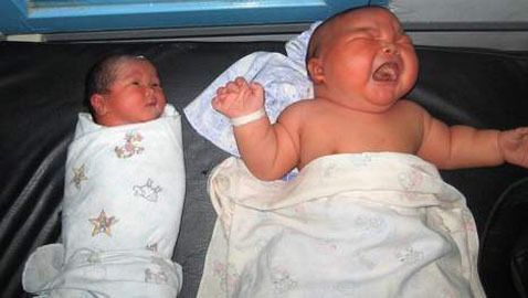 Elle Accouche D Un Enorme Bebe 62 Cm Pour 8 7 Kg Insolite 7sur7 Be