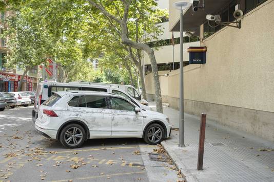 De politie heeft de VW Tiguan in beslag genomen waarmee de eerste verdachte de stervende Wouter van Luijn naar het ziekenhuis zou hebben gebracht.
