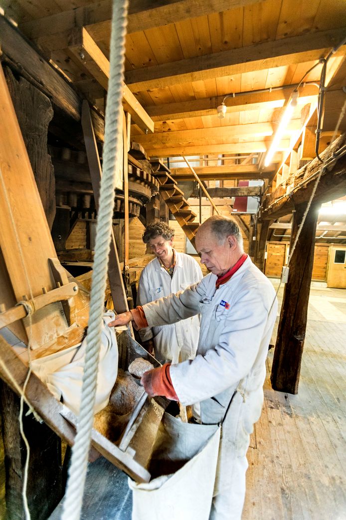 Hans en Annemieke Kalkhoven, molenaarsechtpaar van Genneper watermolen Eindhoven