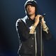 Eminem trapt de MTV EMA's van start met nieuwe single 'Walk on Water'